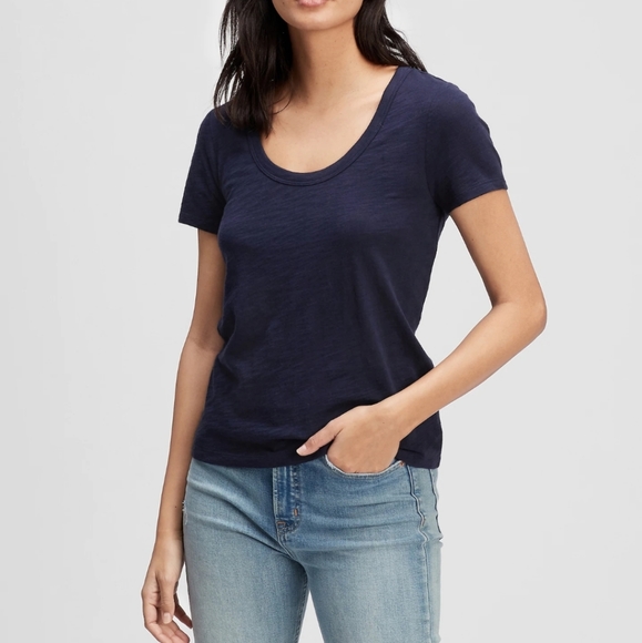GAP Tops - 👕 NWT‼️ GAP brand Forever-soft Scoop-neck T-Shirt